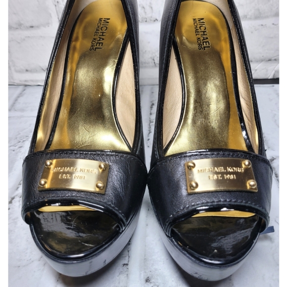 Michael Kors Women Black Peep Toe Heels Size 10M Gold Plaque Logo Label Platform - Picture 2 of 11